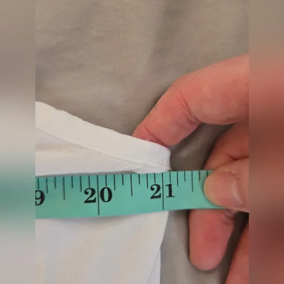 Essence | Sleeveless White Button-Down Dress, Ptp 21" - Picture 9 of 13